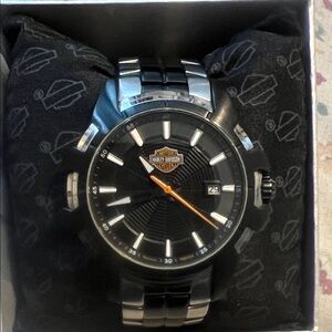 Harley-Davidson Black and Silver Timepiece